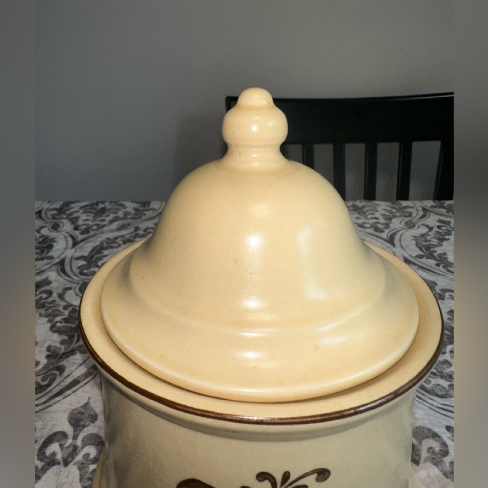 Vintage & Discontinued Pfaltzgraff Village Tea Canister - Picture 4 of 9
